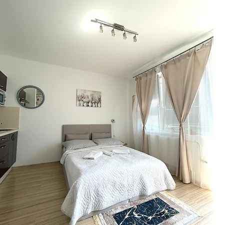 Apartment Chic & Cozy Beige Bratislava