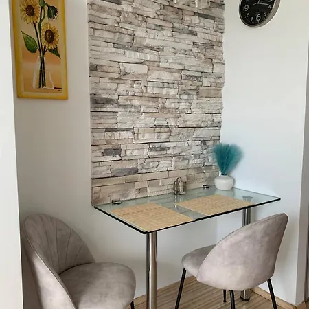 Chic & Cozy Beige Apartmán Bratislava